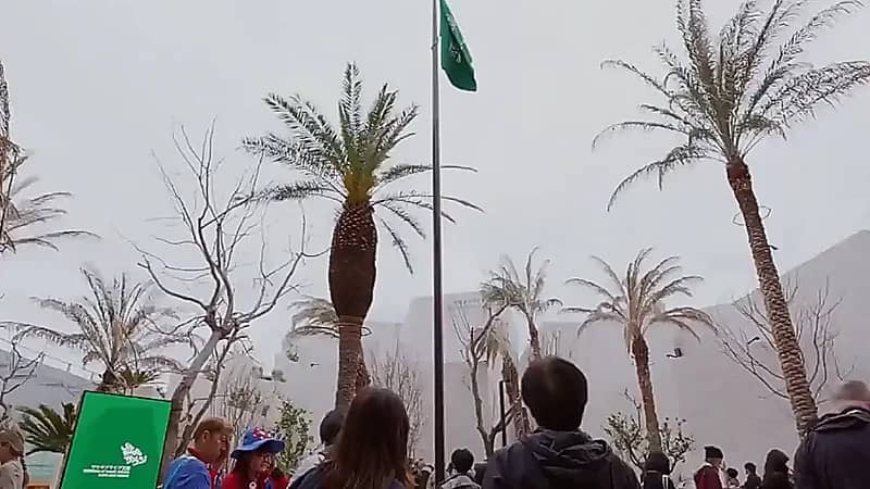 رفع علم المملكة إيذانًا بافتتاح الجناح السعودي في إكسبو 2025 أوساكا .. فيديو