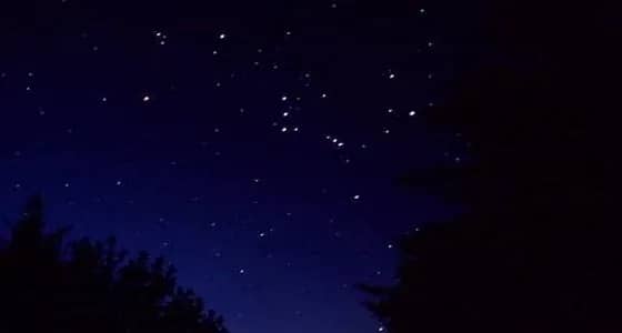 النجوم تزين سماء المملكة خلال الشتاء