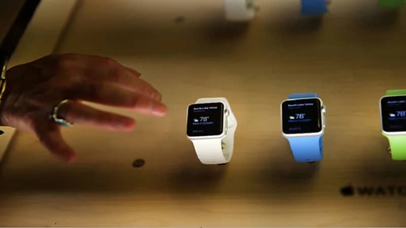 دعوى قضائية جماعية ضد " ساعة آبل" تتهمها بالتحيز العنصري