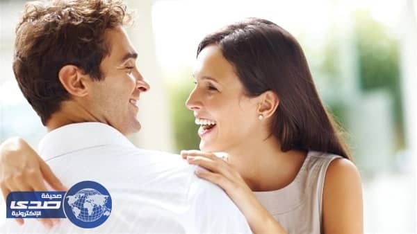 وجود " حس الفكاهة " بينك وبين زوجك يؤكد أنكِ خُلقتِ له