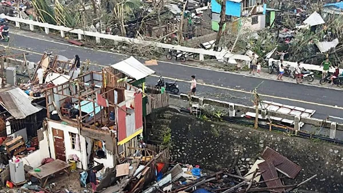 ارتفاع ضحايا الإعصار كالمايجي إلى 241 والفلبين تعلن حالة الطوارئ