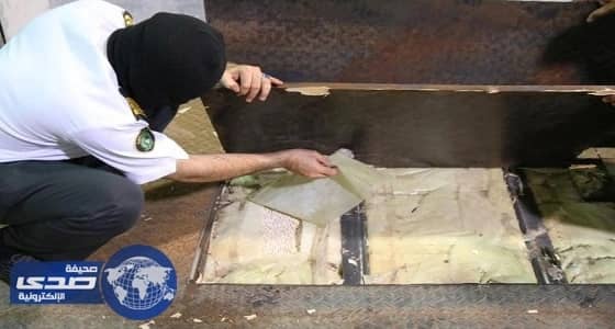 جمرك الحديثة يحبط تهريب 700 ألف حبة كبتاجون