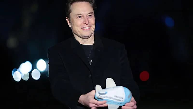 ‎ماسك يتهم الرئيس الأوكراني بقتل صحفي أمريكي