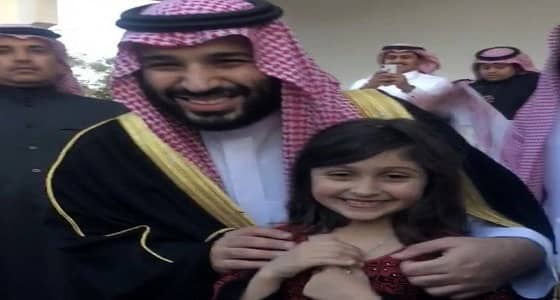 قصة صاحبة الصورة مع ولي العهد في تبوك ترويها والدتها