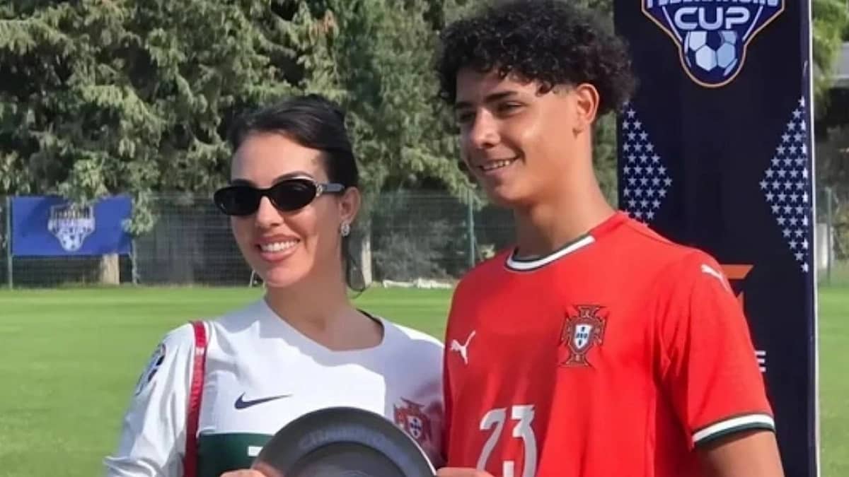جورجينا تحتفل بفوز كريستيانو جونيور: فخورة جدا بابني الكبير.. صور