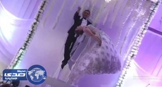 بالفيديو.. ساحر وزوجته في تونس يحتفلان بعرسهما بالطيران