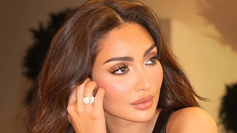 نور الغندور تتألق بالساتان الأسود في أحدث ظهور.. صور