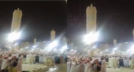 ختم القرآن وهطول الأمطار.. روحانية بديعة تسيطر على الحرم النبوي (فيديو)