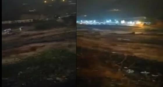 بالفيديو.. السيول تضرب وادي ضلع بعسير