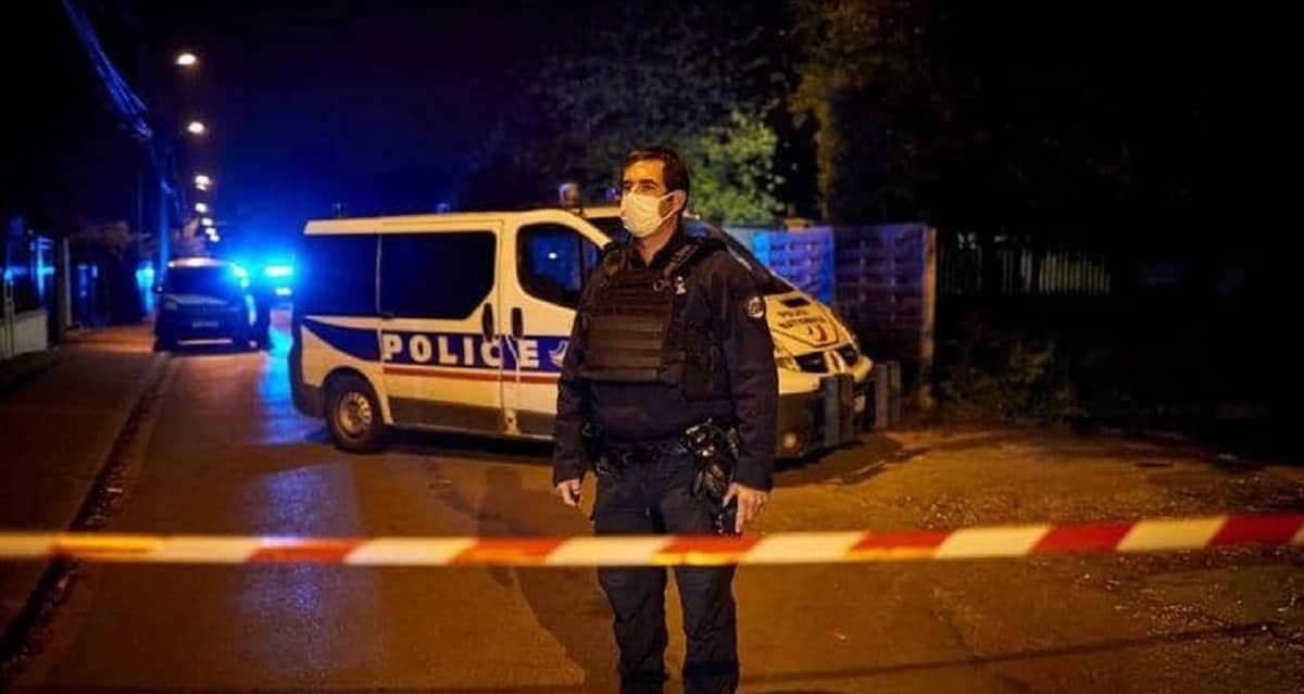 فرنسا تطرد 231 للاشتباه بأنهم متطرفون بعد ذبح مدرس