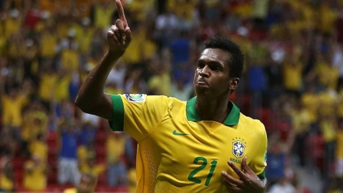 مهاجم برازيلي يدخل دائرة اهتمامات مدرب الاتحاد