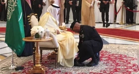 بر وإخلاص.. صورة اللواء الراحل الفغم أمام خادم الحرمين تعود إلى الواجهة