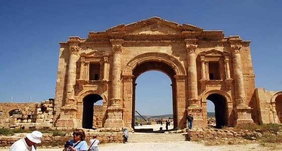 بالفيديو.. جريمة غامضة بجرش ضحيتها 3 سياح ومرشدهم ورجل أمن