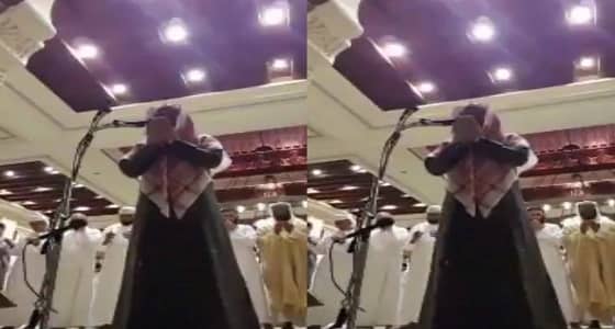 بالفيديو.. مسحور يصرخ أثناء الدعاء بصلاة التراويح
