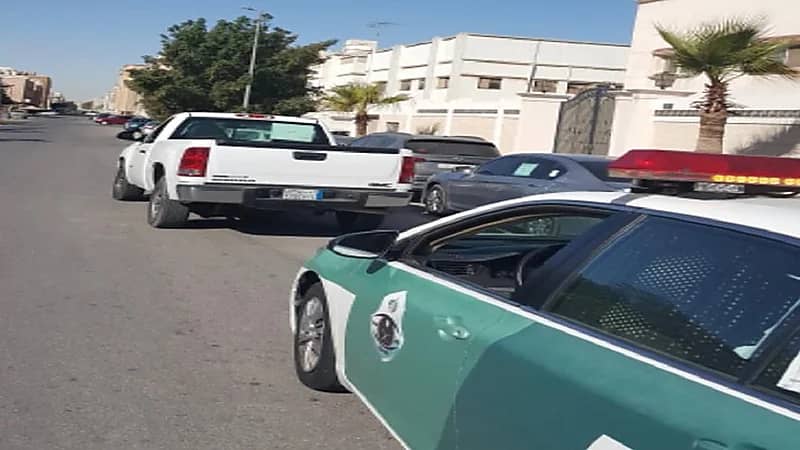 الإطاحة بقائد مركبة يسير بسرعة جنونية ويتجاوز المسارات