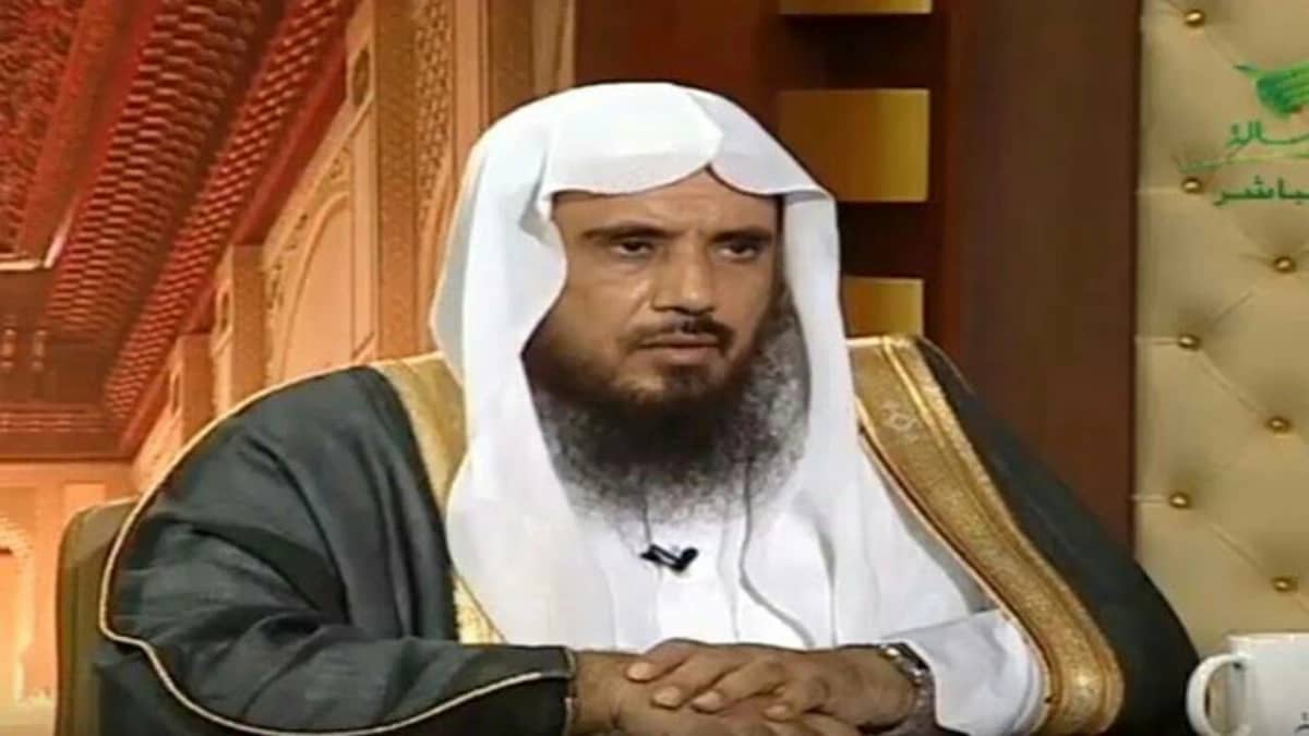 الخثلان يوضح حكم البيع والشراء بعد أذان الجمعة في ظل الأزمة الراهنة (فيديو)