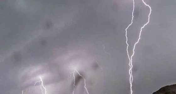 تحذير من استمرار السحب الرعدية على مكة المكرمة