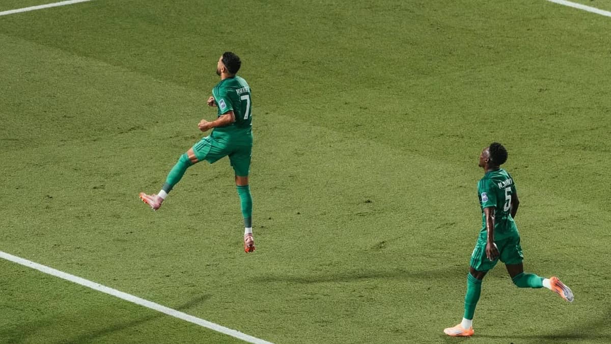 الأهلي يهزم السد القطري بثنائية في النخبة