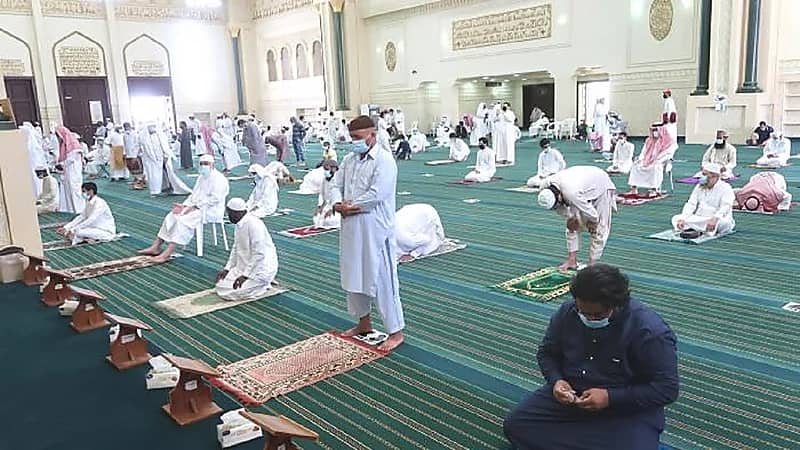 تحديد وقت إقامة صلاة عيد الفطر بـ15 دقيقة بعد الشروق