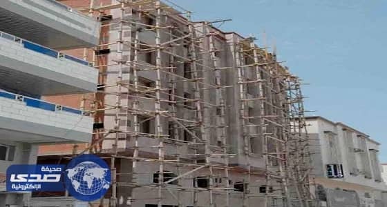 وفاة عامل إفريقي سقط من برج سكني تحت الإنشاء في مكة
