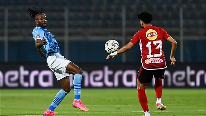 التحكيم يسرق الأضواء في قمة الأهلي وبيراميدز المثيرة