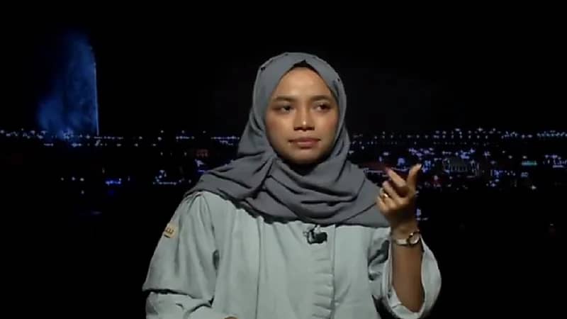 رسامة عن مقولة "الفن ما يأكل عيش": "بنيت بيت وشريت سيارة"