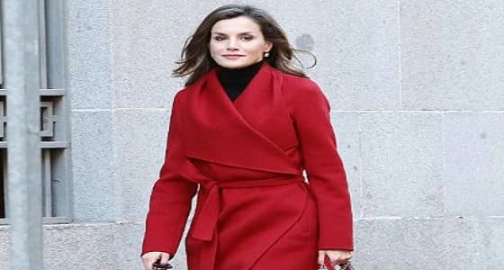 بالصور.. حذاء ملكة إسبانيا الأحمر يثير الجدل بين المواطنين