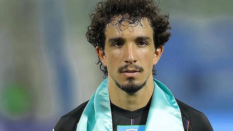 الشباب يتوصل لاتفاق مع ظهير الفيحاء فارس عابدي