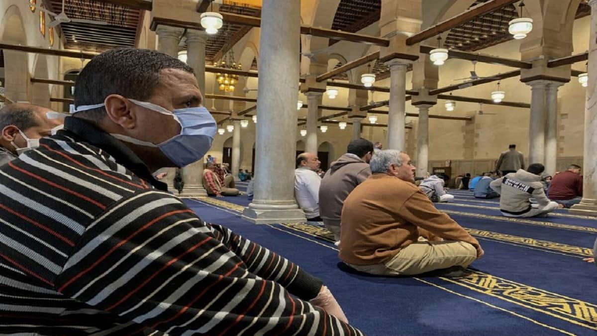 مصر تفتح المساجد لصلاة الجماعة عدا الجمعة