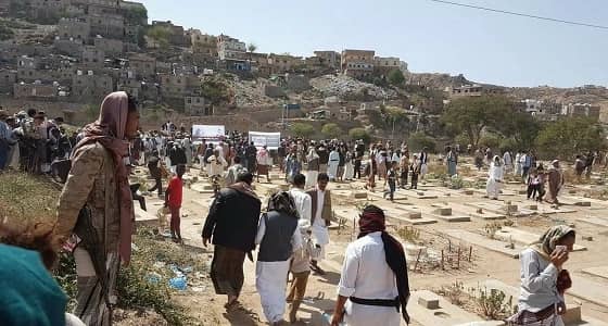 الآلاف يشيعون جثمان رهام البدر من ساحة الحرية بتعز