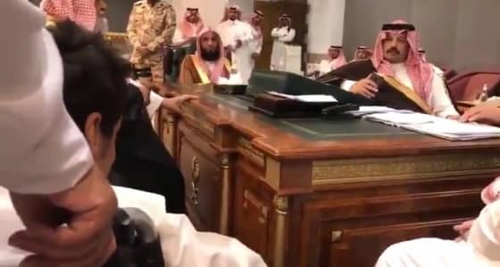 بالفيديو.. أمير عسير يحقق أمنية شاب من ذوي الاحتياجات