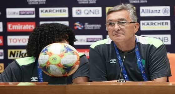 مدرب الأهلي يحمل الحكم مسؤولية الهزيمة: " كان سيئًا "