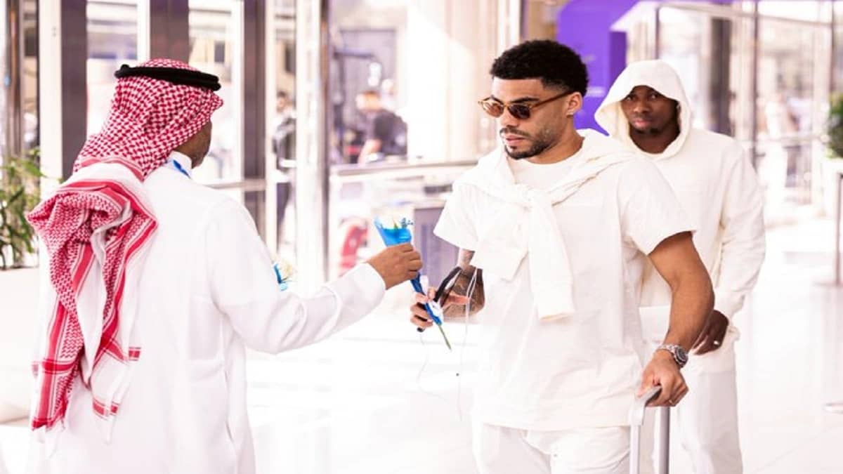 بعثة السد القطري تصل إلى الرياض.. صور