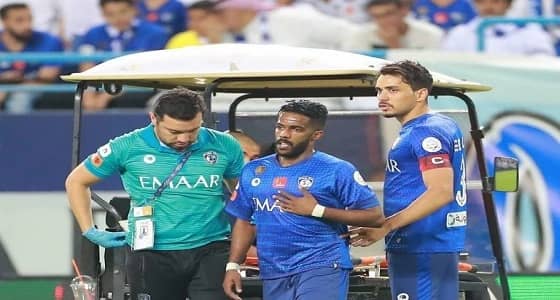 شعر بألم في القلب.. العابد يُثير قلق الجمهور والدوسري يُعلق