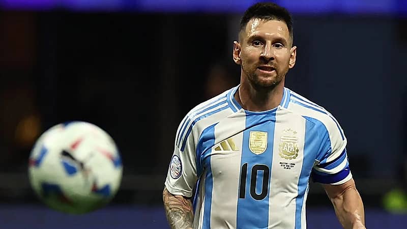 ميسي يغيب عن مباراتي الأرجنتين في تصفيات كأس العالم