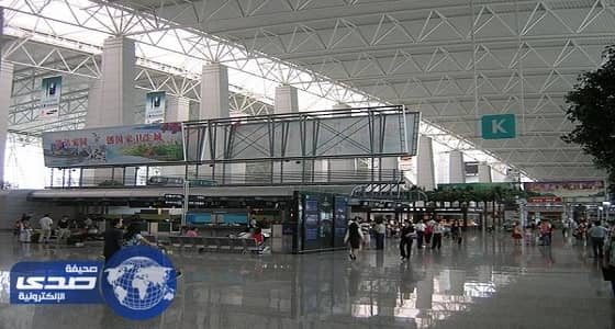 بالفيديو .. سلطات مطار الصين تفصل بين الرجال والنساء