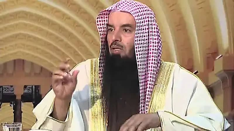 "المري" يكشف حكم الصلاة بالمنزل حال الغبار الشديد