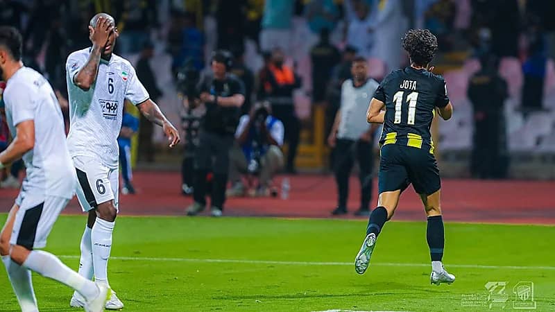 الاتحاد يتخطى سباهان الإيراني بثنائية