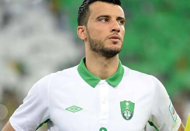 السومة يحتفل بفوز الأهلي علي الشباب