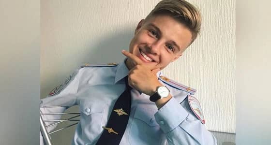 بالصور.. شرطي روسي يخطف قلوب النساء بوسامته