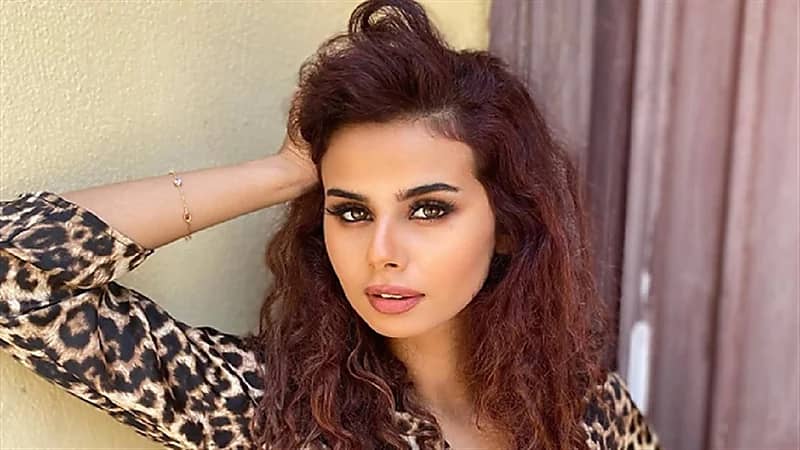 بالصور.. أبرز المعلومات عن خطيب منة عرفة الجديد