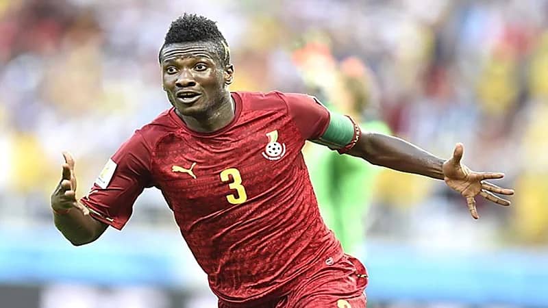 أسطورة غانا يعتزل كرة القدم