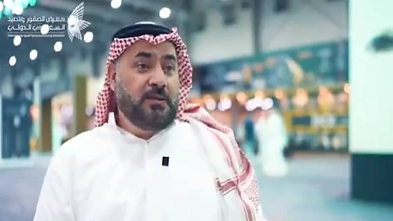 بالفيديو.. زائر أمريكي خلال زيارته لمعرض الصقور والصيد الدولي : حظيت بمعاملة ملكية