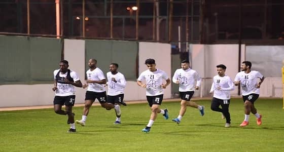 بالصور.. الشباب يواصل تدريباته اليومية