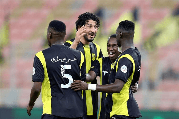 الإيقاف يهدد 3 لاعبين في الاتحاد