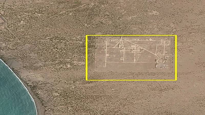 التحالف: تدمير 4 زوارق مفخخة بمعسكر الجبانة قبل تنفيذ هجمات وشيكة 