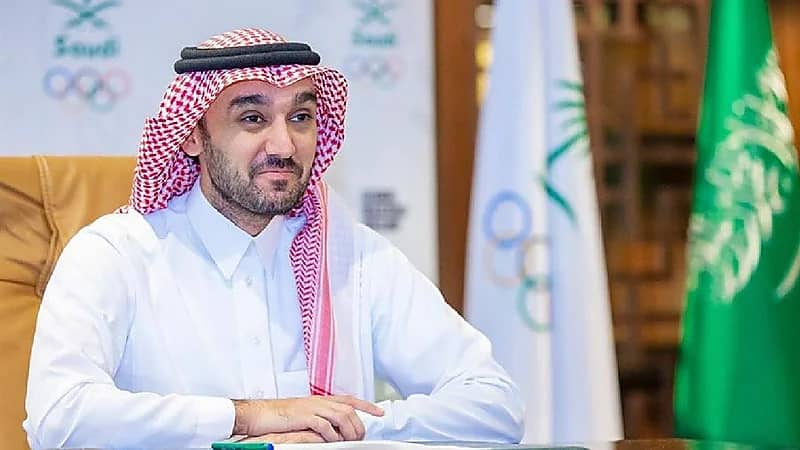 وزير الرياضة يعلن حل مجالس إدارات الأندية