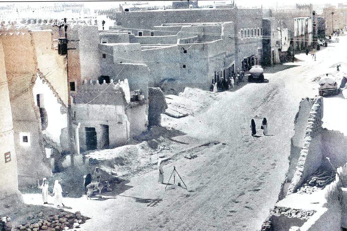 شارع العطايف بالثمانينات الهجرية