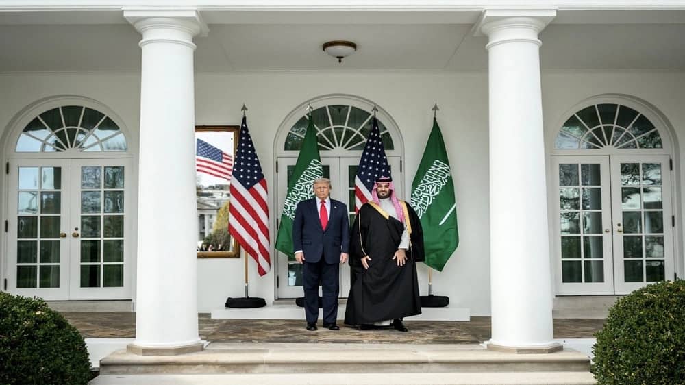 صورة تذكارية تجمع ولي العهد بالرئيس الأميركي ترامب.. فيديو