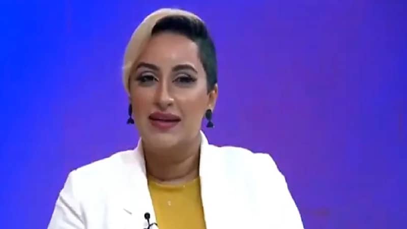 بالفيديو.. ميكانيكية تحول السيارة المتهالكة إلى تحفة فنية